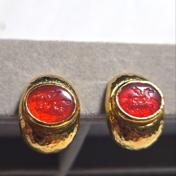 Tanner Krolle Jewelry - Tanner Vintage Rare Clip On Earrings Pegasus Intaglio Carnelian Stone Goldtone
